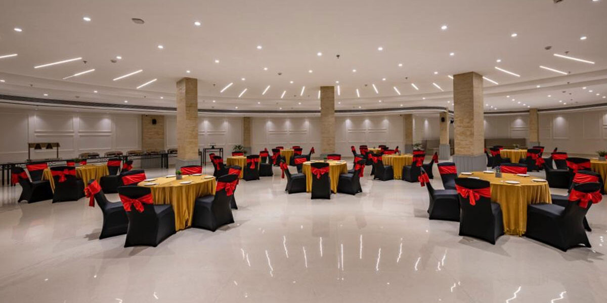 Modern Wooden Chairs for Restaurants: Trends & Tips