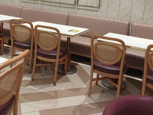 Space-Saving Food Court Tables and Chairs for High-Traffic Dining Areas