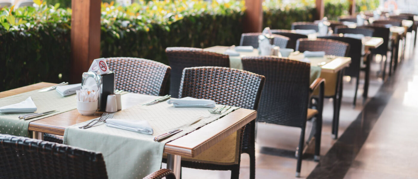 Modern Cafe Table and Chairs to Enhance Customer Comfort