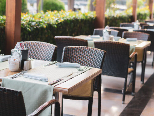 Modern Cafe Table and Chairs to Enhance Customer Comfort